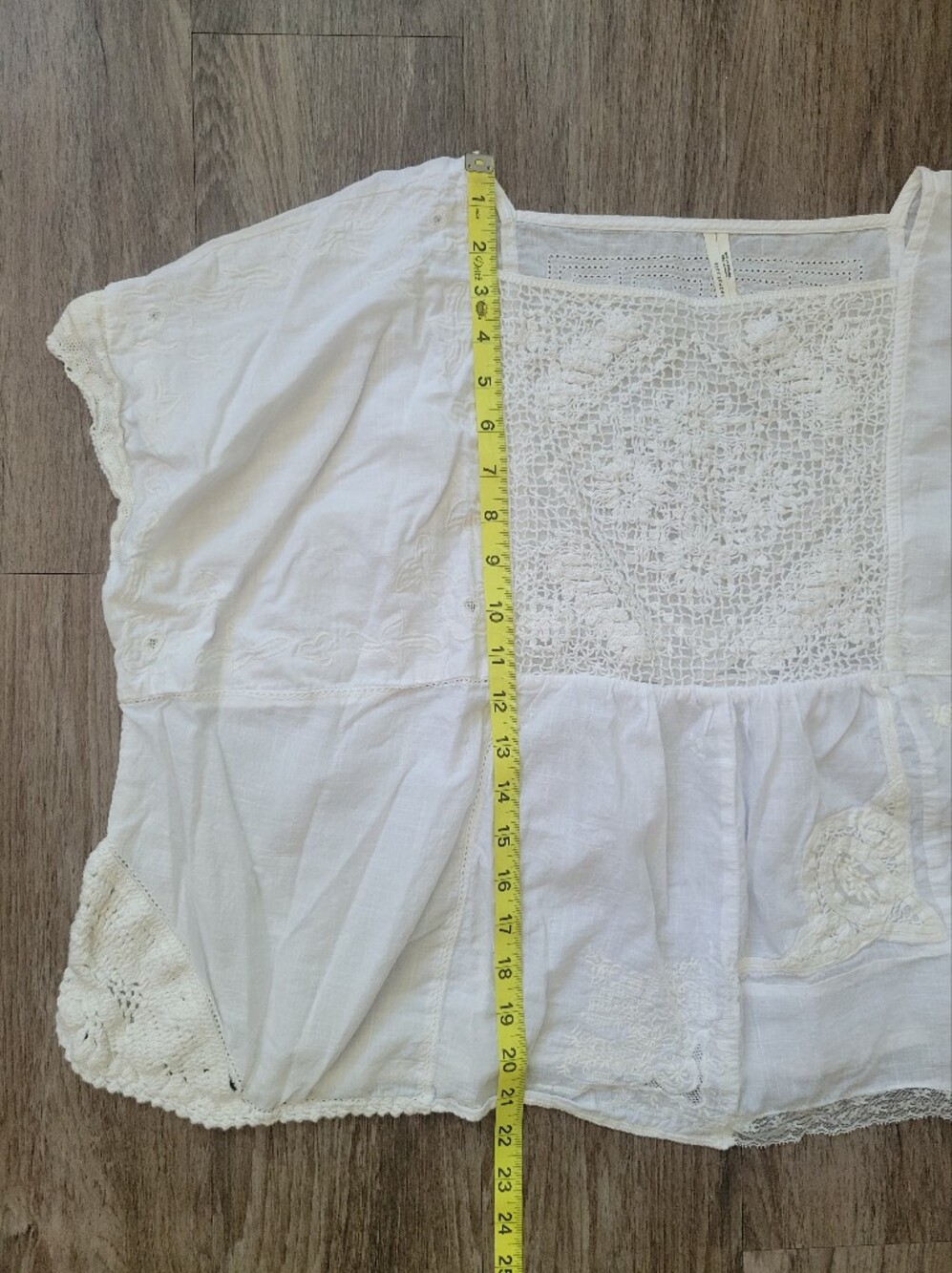 By Anthropologie Short Sleeve Patched Poncho Top White Embroidered Crochet MD - Picture 13 of 13